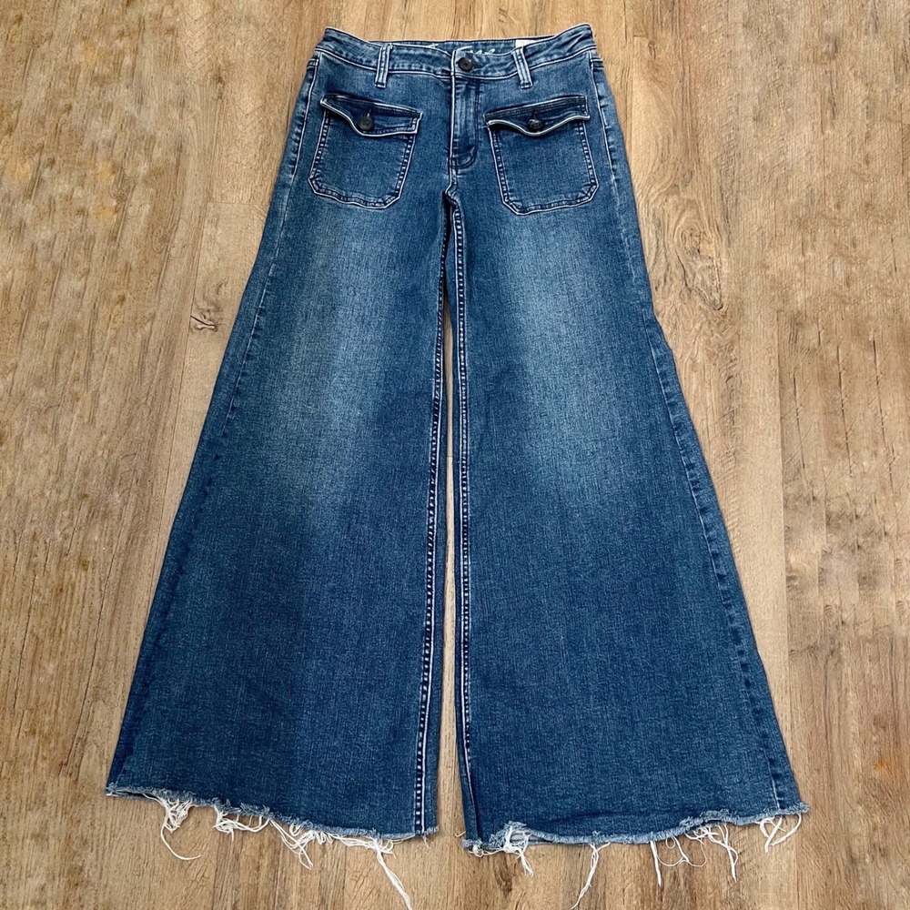 Free People We The Free Wide Leg Jeans Low Rise Raw Hem Front Patch Pockets 30 R